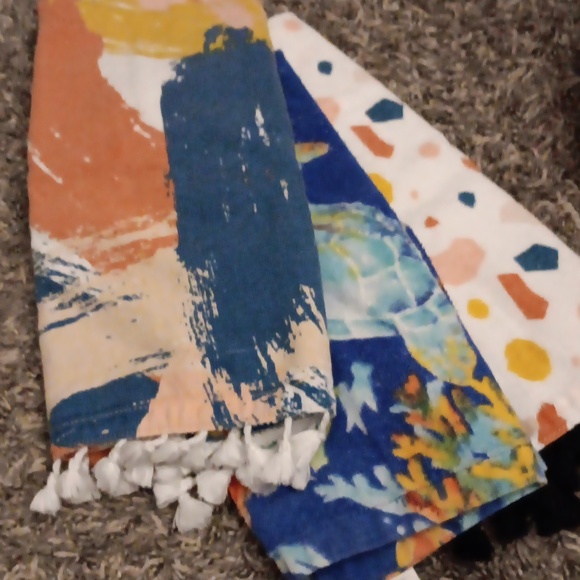❤️2 For $14❤️ Colorful Patterned Towels Set - Picture 4 of 4